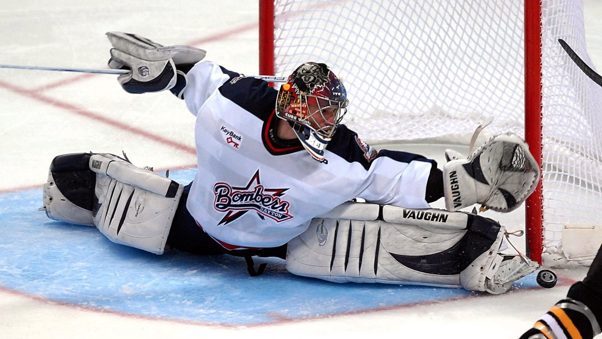 电竞战队的后勤保障：健康饮食与生活服务，电竞战队工作人员